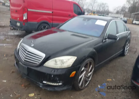2011 Mercedes-Benz S 550 из США, поврежденный, VIN WDDNG7BB6BA387102